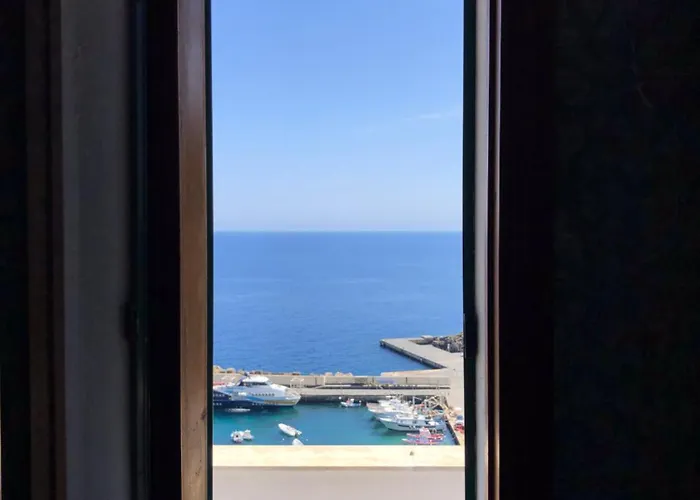 亚里斯顿酒店