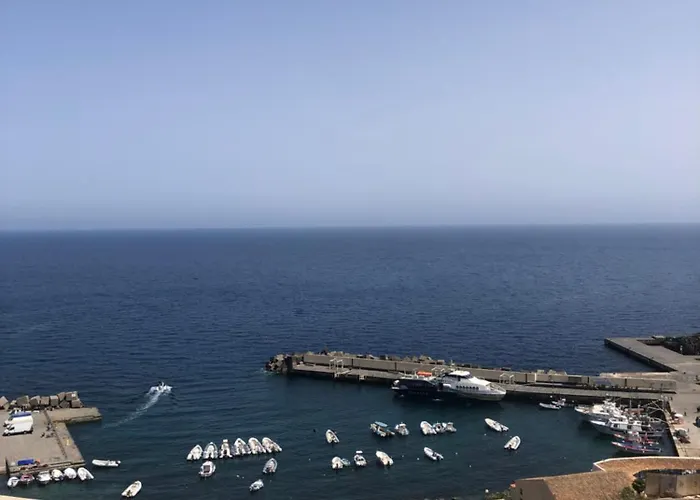 亚里斯顿酒店 酒店